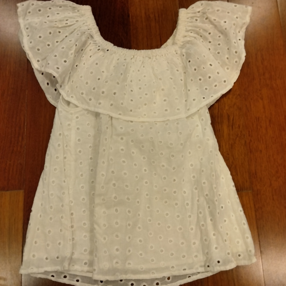 Smell the Roses white cotton eyelet top, off the shoulder, size medium.